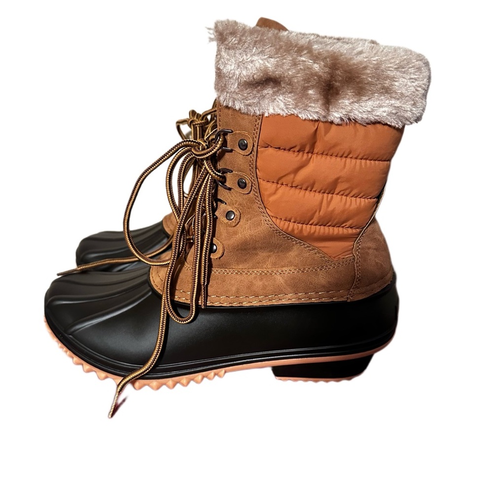 NIB duck boots 🥾